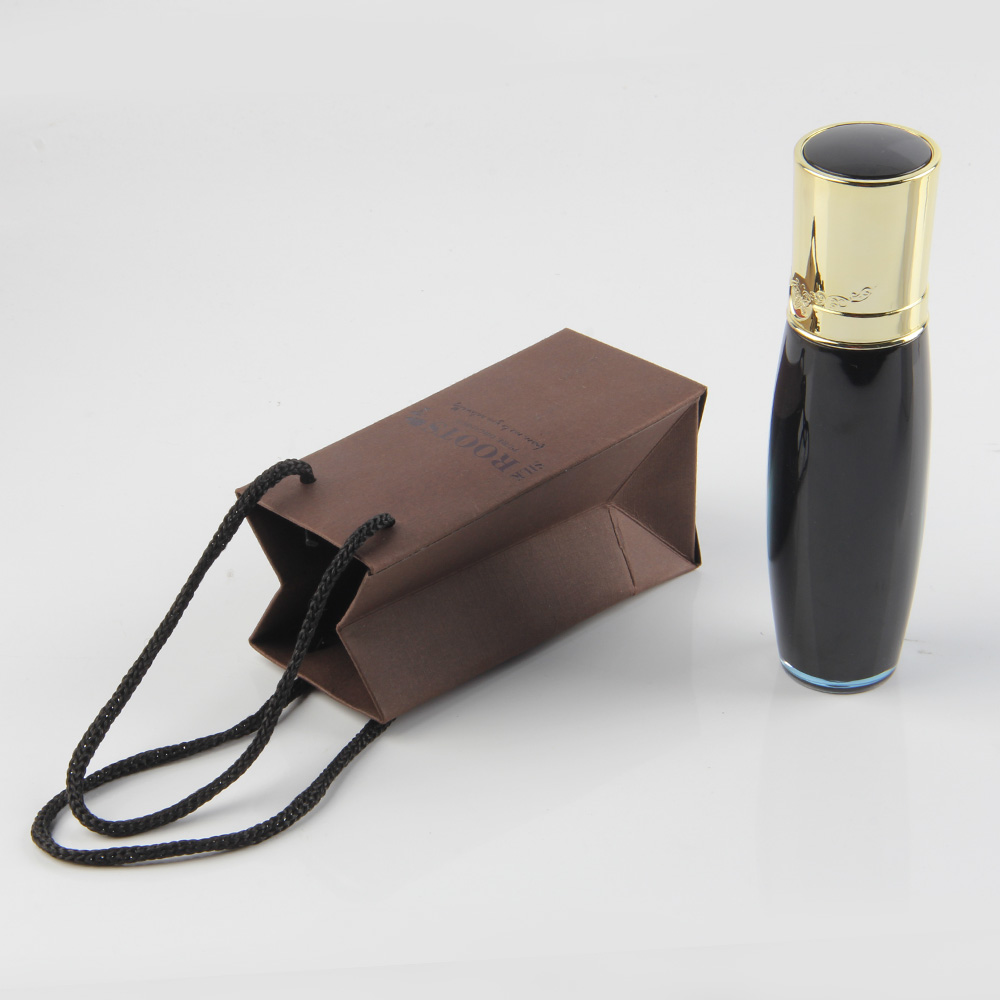 充電器的產(chǎn)品這么小紙袋是不是也該做這么小呢？
