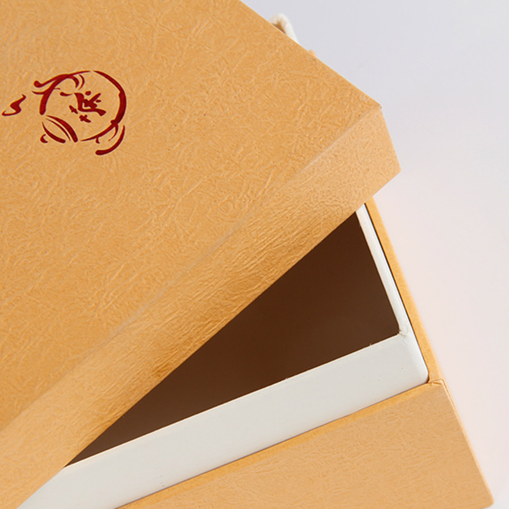 茶葉禮品盒定制的內(nèi)材料是不是越厚越好？